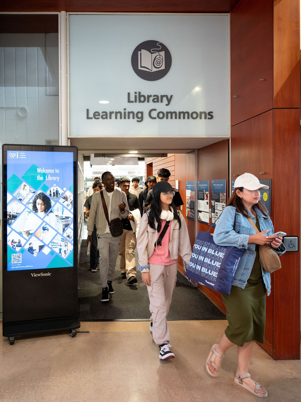 Students leaving LLC at Casa Loma Campus Orientation