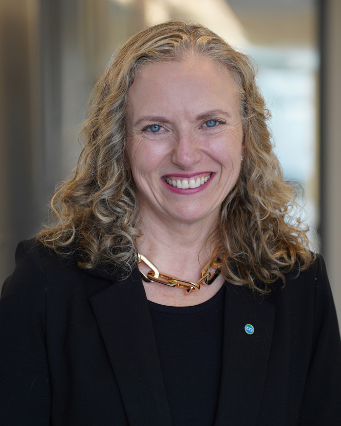 Julia Hanigsberg headshot