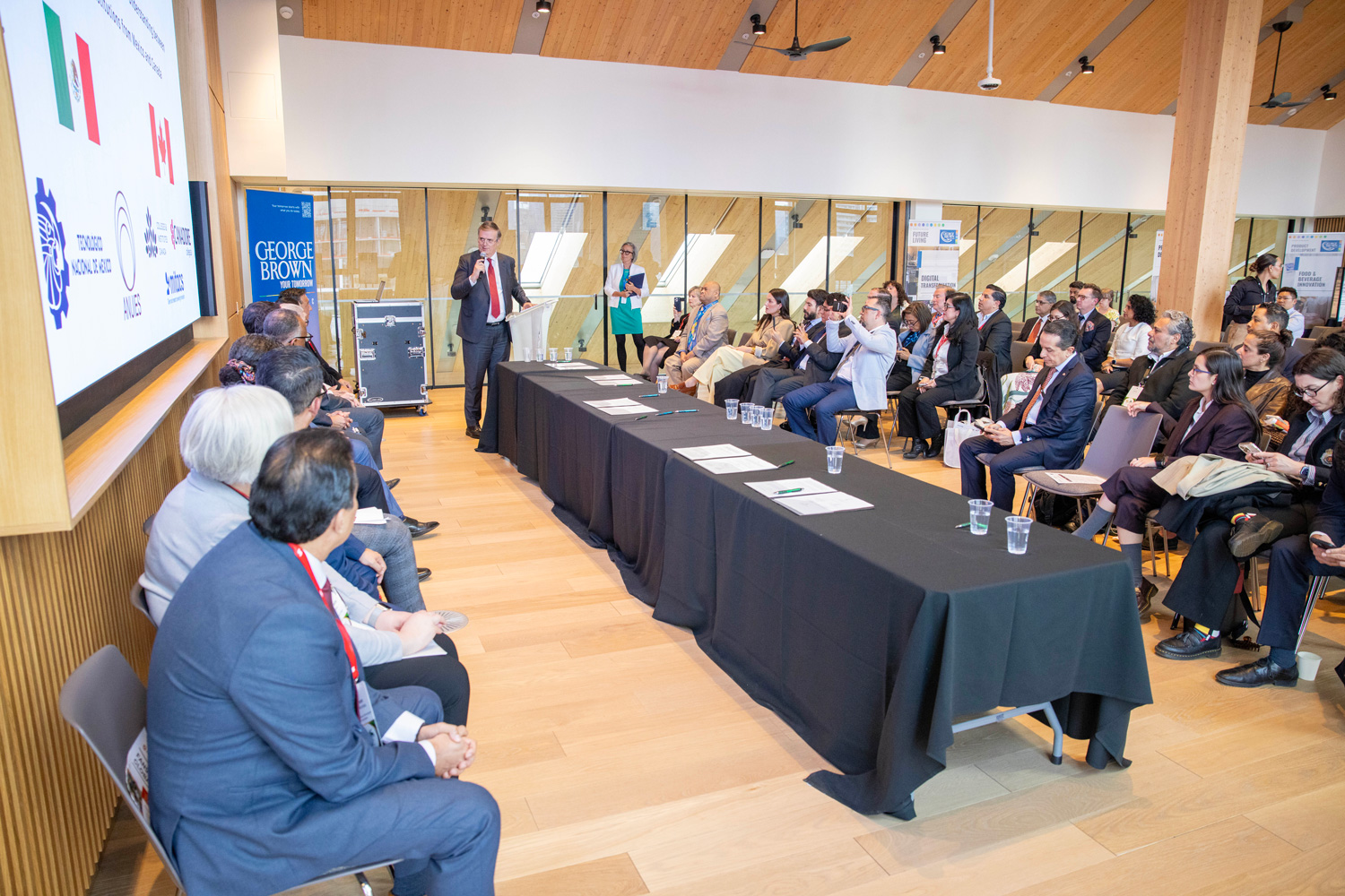 Delegates and guests discuss ways to build stronger trades tides between Mexico and Canada