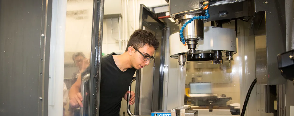 CNC machining student