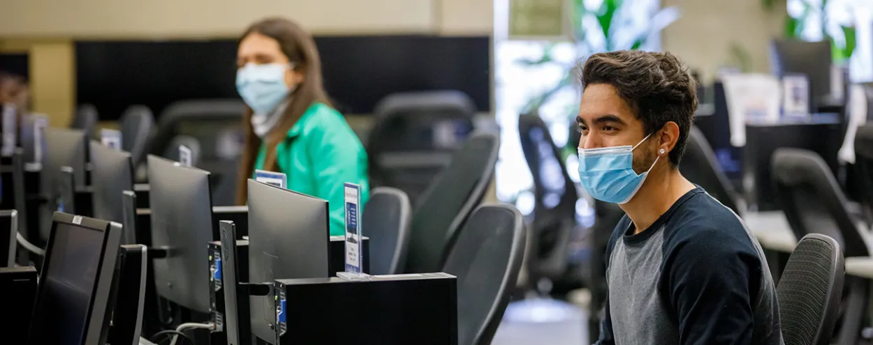 2 students in computer lab