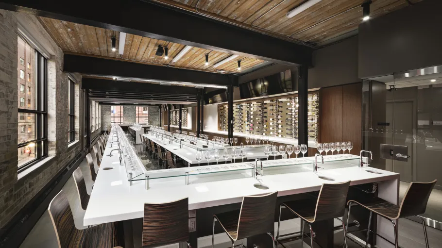 Wine Beverage Theatre High Resolution photo (1)