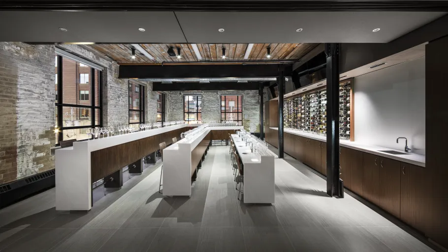 Wine Beverage Theatre High Resolution photo (2)