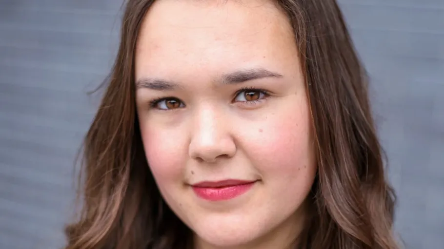Headshot of Alea Carrington