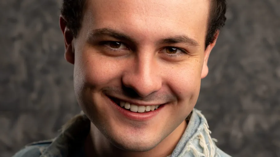 Headshot of Cooper Bilton