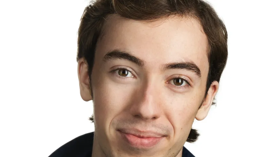Headshot of Henry Peirson