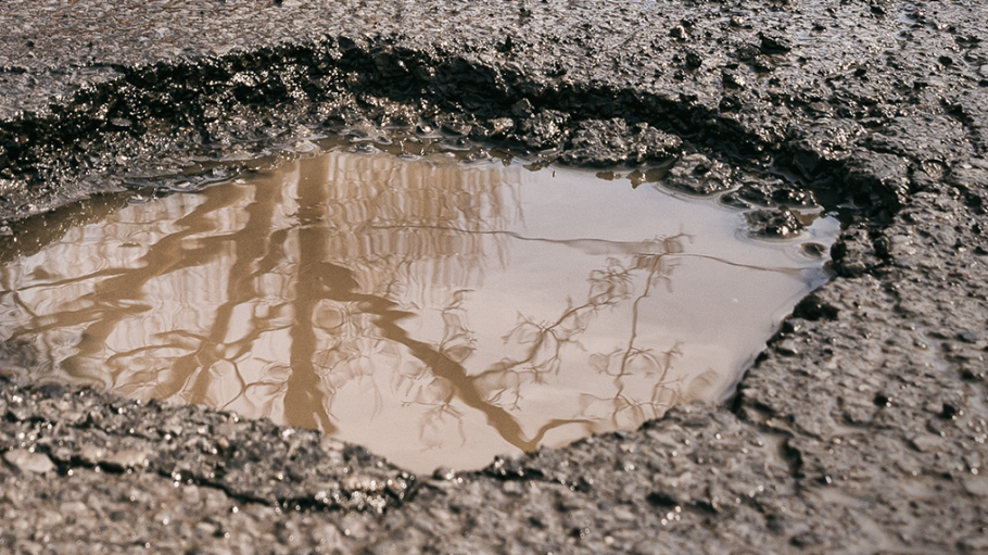 An image of a pothole