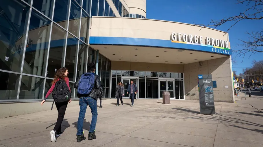 Casa Loma Campus exterior