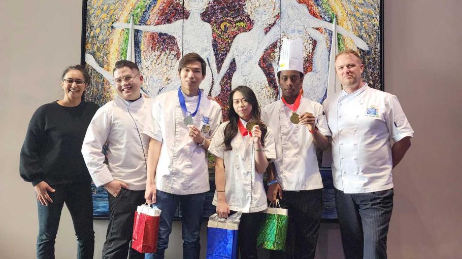 2023 Skills Ontario winners, students from Chef School