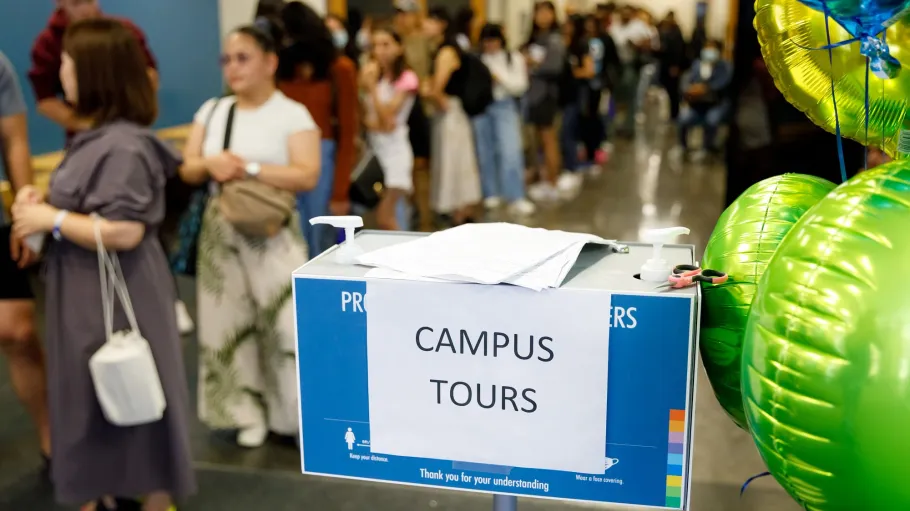 A Campus Tours sign at Campus Days