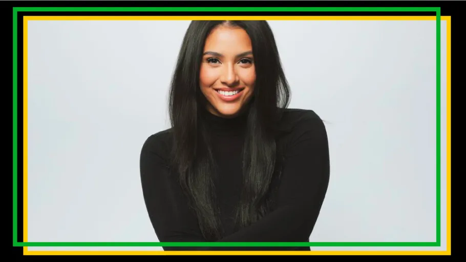 Headshot of Danielle Spencer seated