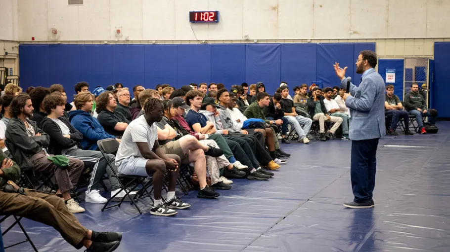 Dean Adel Esayed speaking with students at Orientation