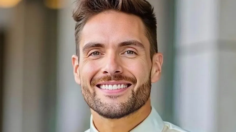 Headshot of Sean Delsnider
