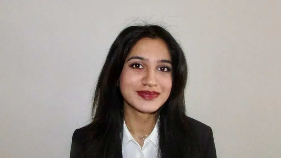 Iman Dhannoo headshot