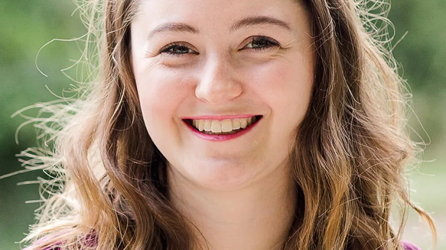 Headshot, Hannah MacMillan