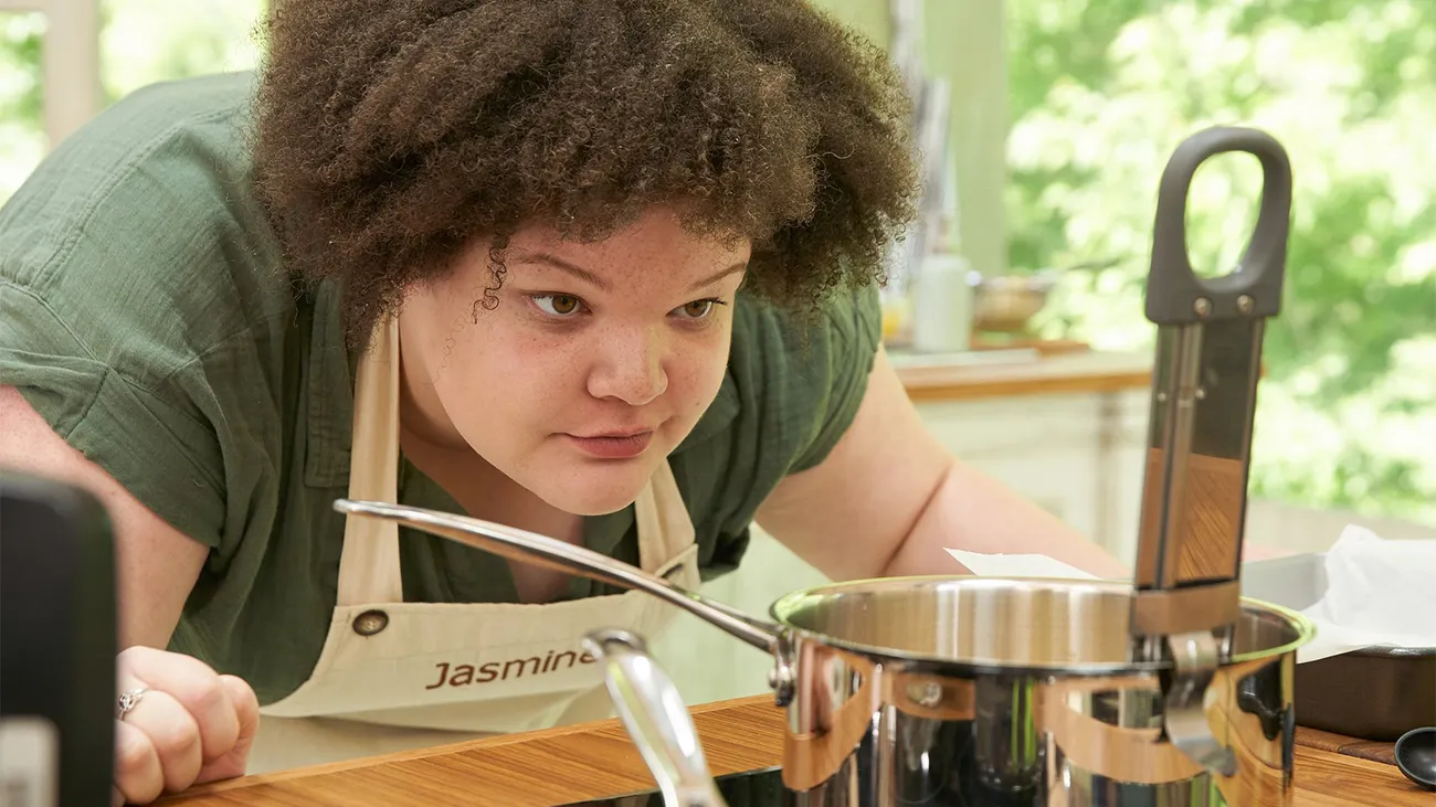 Jasmine Linton looking at thermometer
