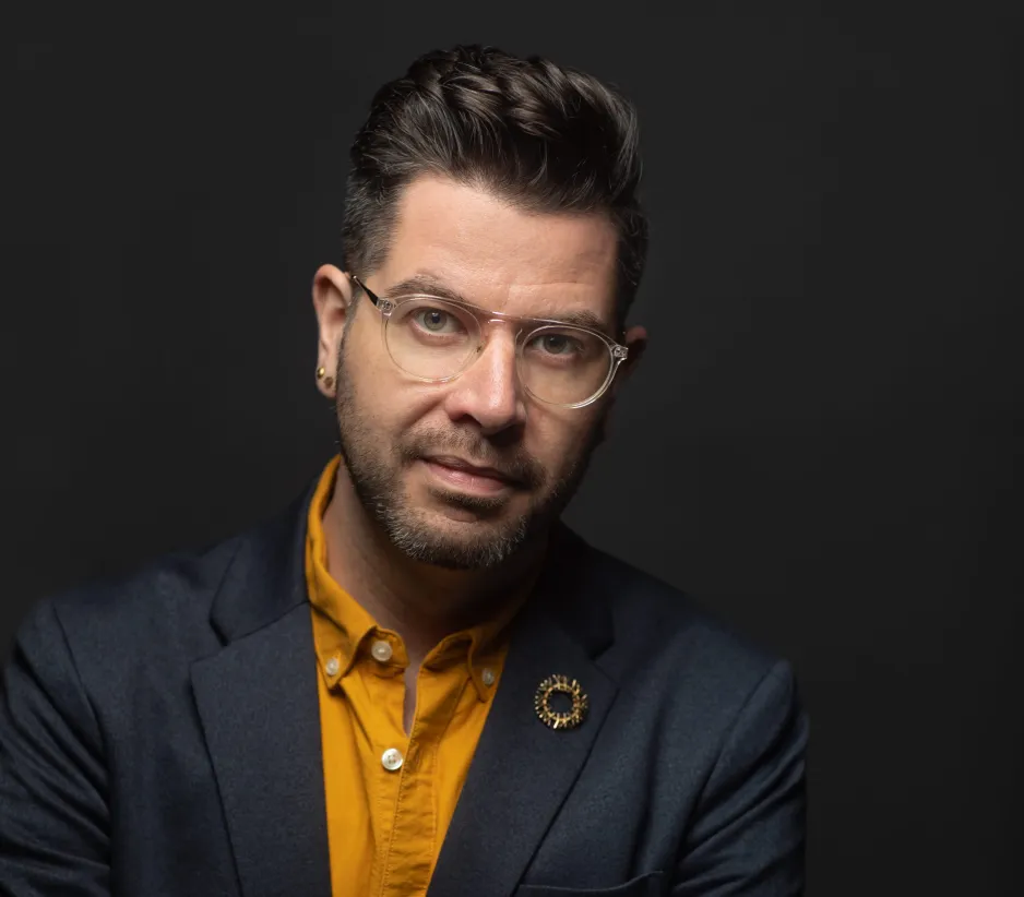 Headshot of director Rob Kempson