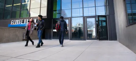 2 students outside Casa Loma Campus