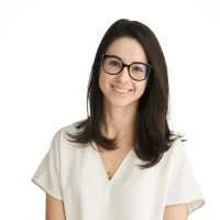 A photo of graduate Mariana Custodio