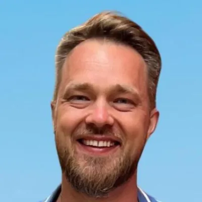 Alex Pospelov headshot