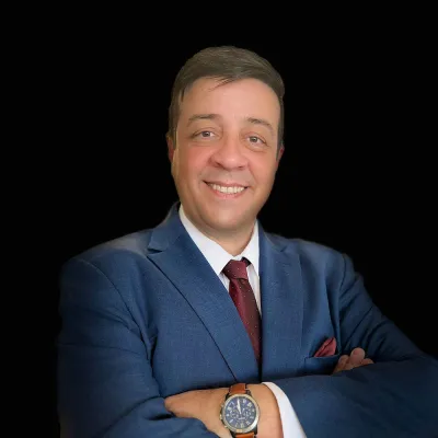 Mario Klaes headshot