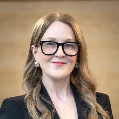 Wendy Ellis Headshot